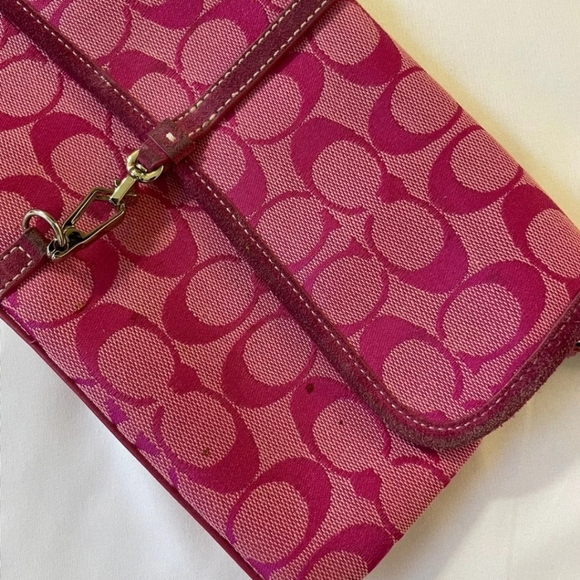 Raspberry Coach Bag - Picture 4 of 7